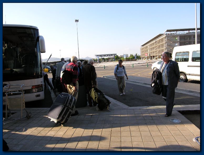 754x565 pixels (79K)